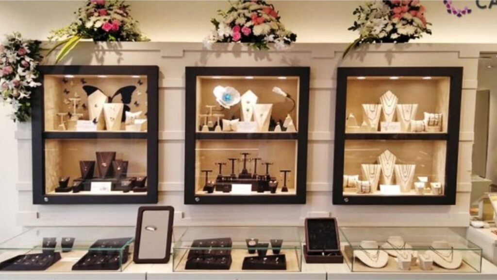 Tanishq jewellers branch at esplanade one