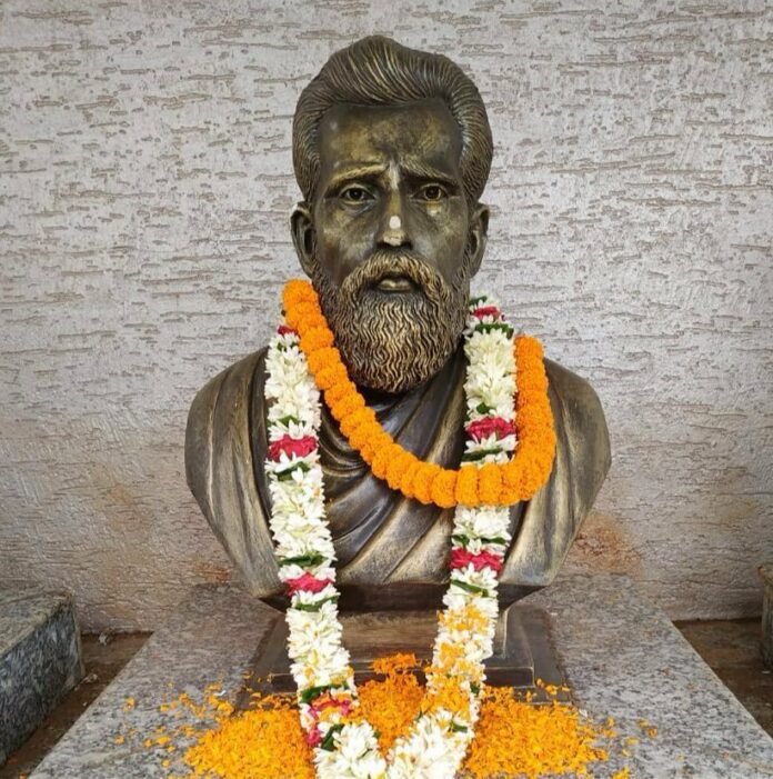 STATUE OF GOPABANDHU DAS