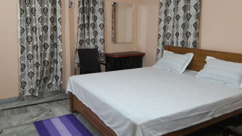 visit Brothers Residency 2 to stay here