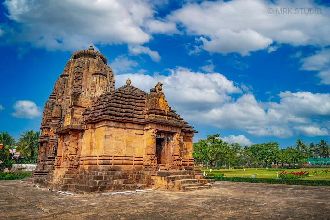 front view of RajaRani temple bhubaneswar