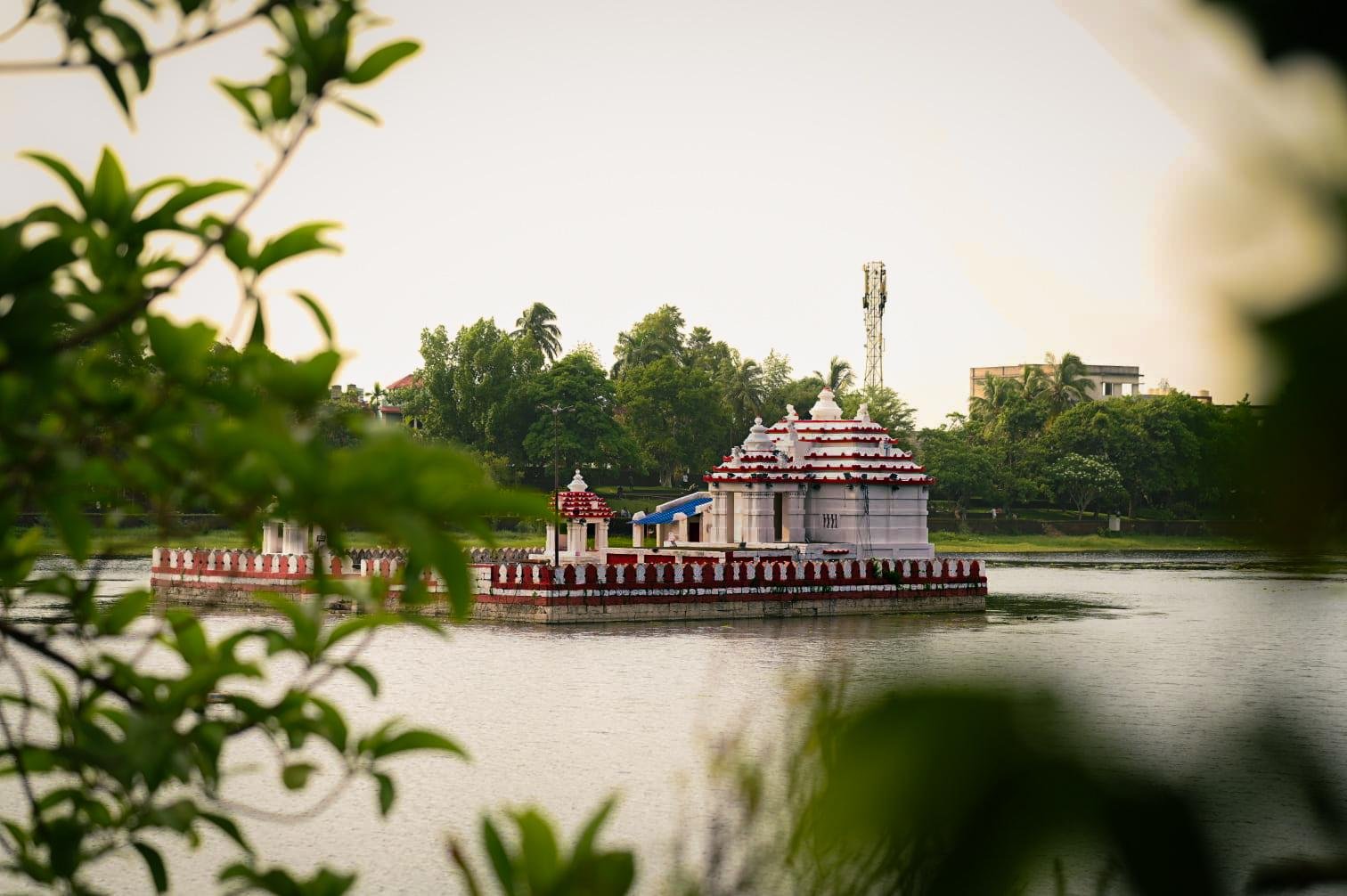 Bindu Sagar Lake Bhubaneswar – peaceful heritage spot