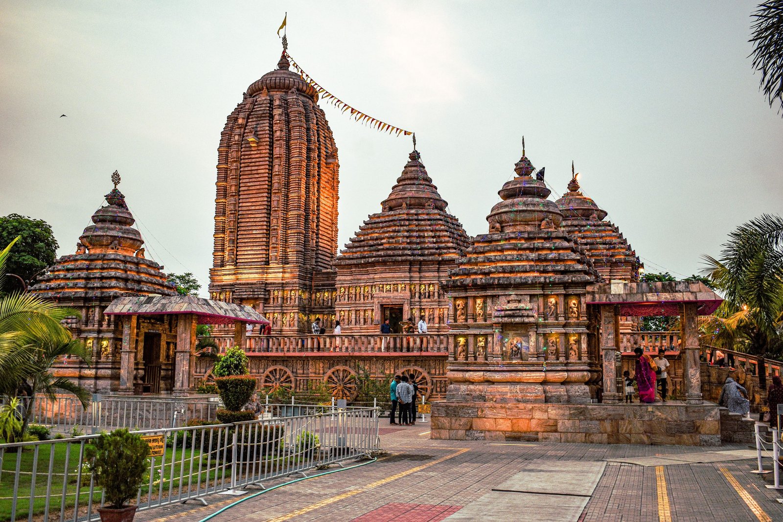 lingaraj temple in Bhubaneswar – ancient temple and cultural heritage